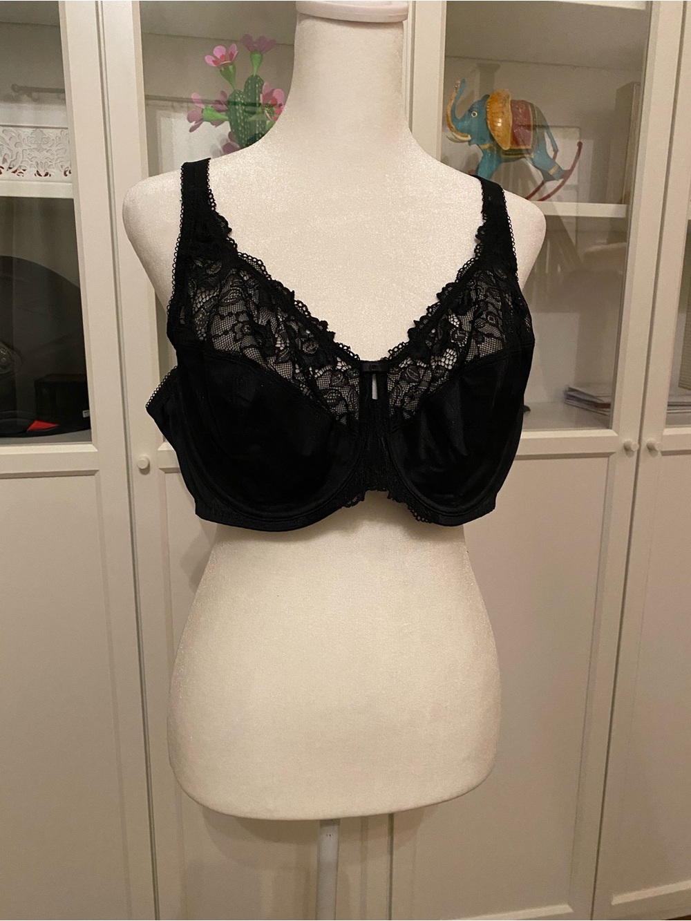 New Delimira Bra 42D Black Minimizer Bra Back Closure Underwire Non-padded W578